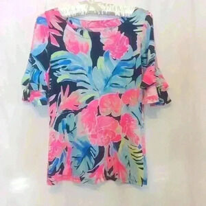 Lilly Pulitzer top with ruffled sleeves. Size XXS